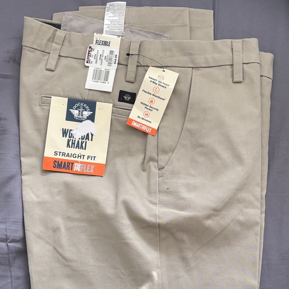 Dockers Men's Khaki Straight Fit Chinos - Light Tan
